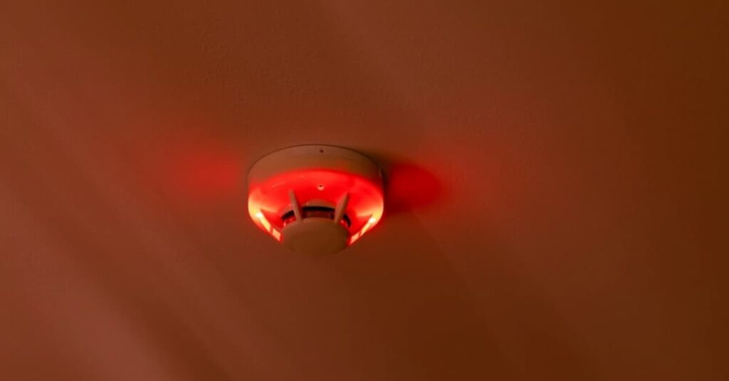 What Does It Mean When A Smoke Detector Blinks Red Nerd Plus Art