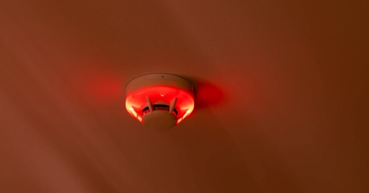 What Does It Mean When A Smoke Detector Blinks Red Nerd Plus Art
